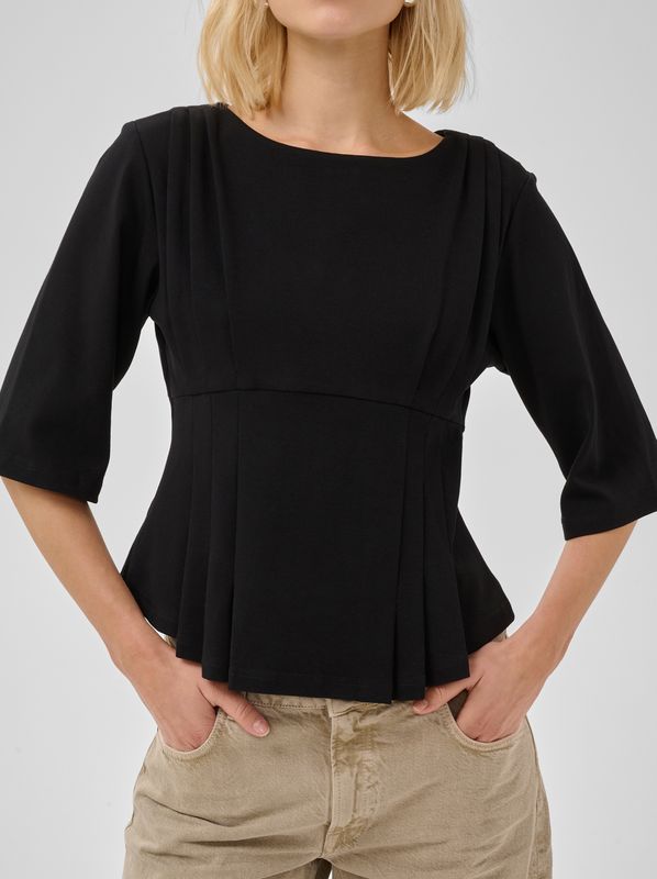 My Essential Wardrobe Apir Pleat Tee Black